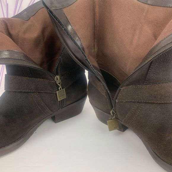 BC Footwear / Dark Brown Distressed Buckled ZIP Up - Picture 6 of 8